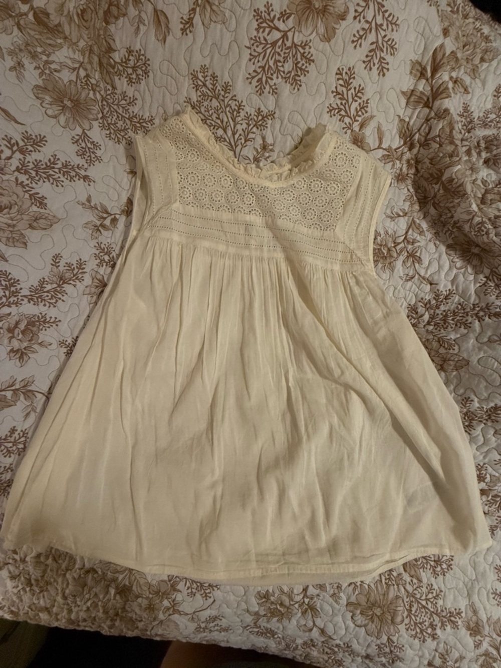 Old Navy Cream Lace  Sleeveless Tank Top